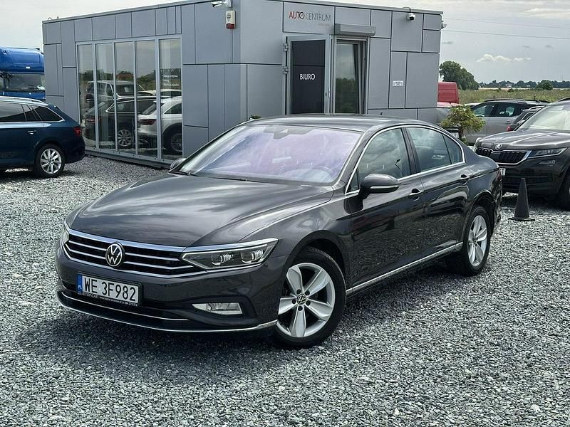 Szary (metalik) Używany 2021 VW Passat Sedan/Limuzyna | 119 900 zł - Obraz 1/4