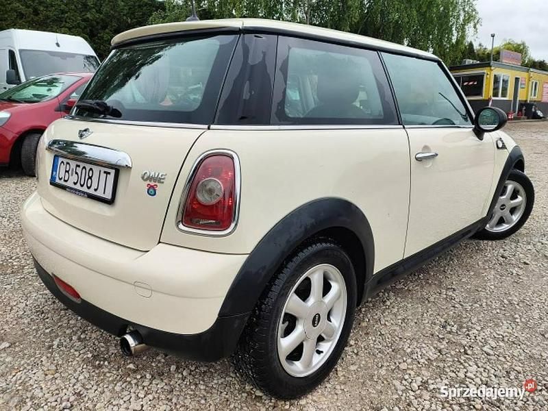Kremowy Używany 2010 Mini ONE Hatchback | 12 600 zł (Super Cena) - Obraz 1/4