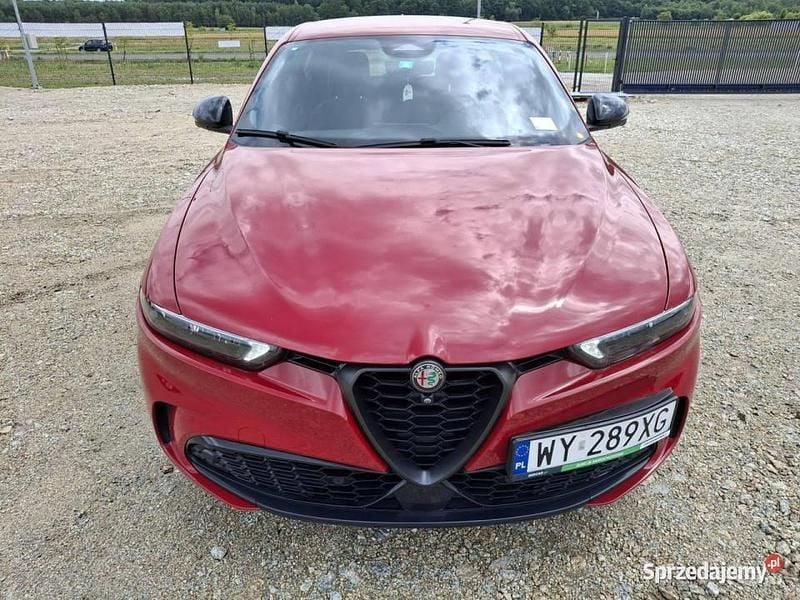 Czerwony Używany 2022 Alfa Romeo Tonale SUV | 78 105 zł - Obraz 1/4