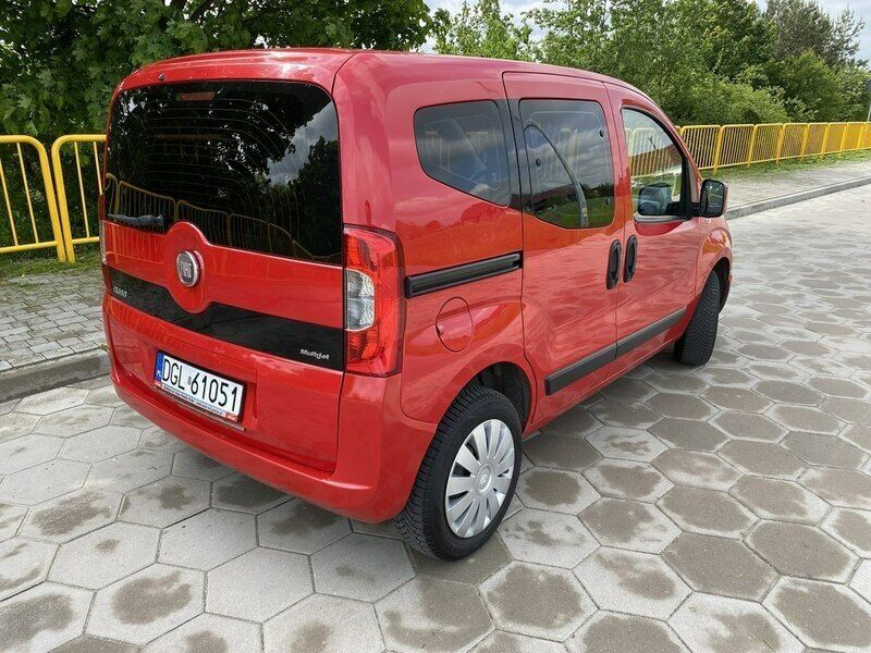 Używany Fiat Qubo Trekking 75 KM (55 kW) 2014 Czerwony Minivan