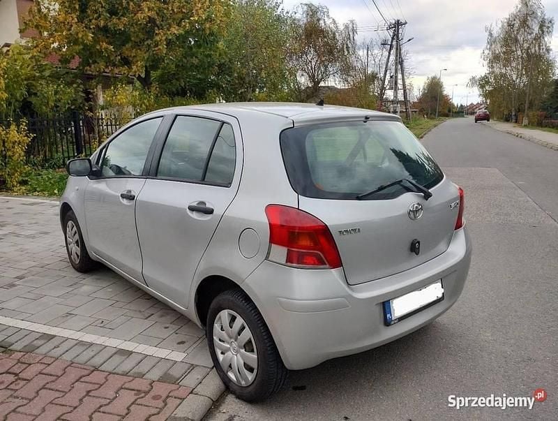 Srebrny Używany 2009 Toyota Yaris Hatchback | 10 700 zł (Dobra cena) - Obraz 1/2