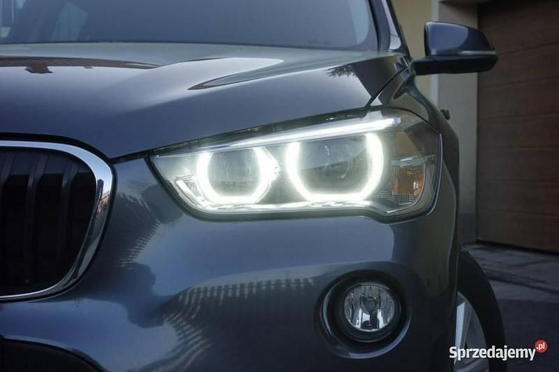 Używany BMW X1 150 KM (110 kW) 2017 Szary SUV