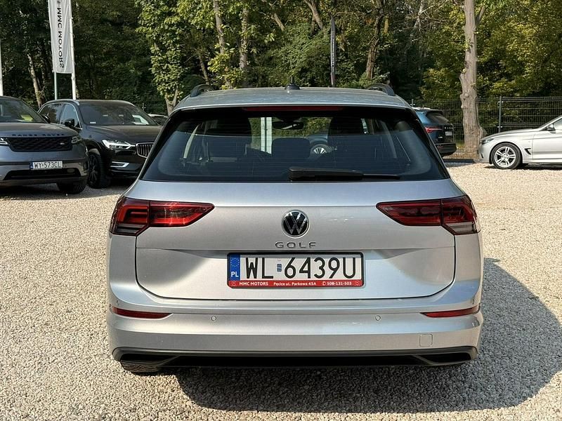 Używany VW Golf VIII 130 KM (95 kW) 2021 Srebrny (metalik) Kombi