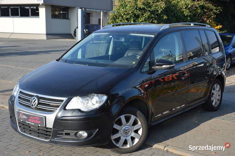 Czarny Używany 2010 VW Touran Minivan | 19 900 zł (Dość drogi) - Obraz 1/4