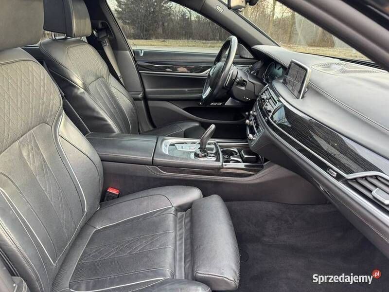Używany BMW 750 2017 Sedan/Limuzyna