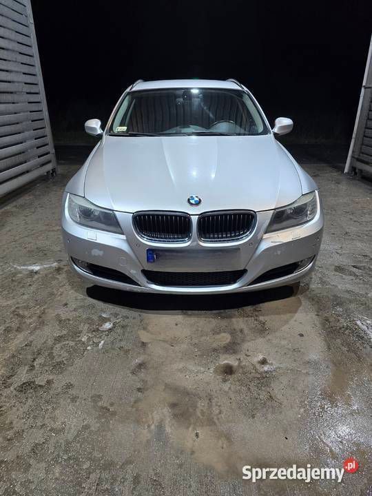 Srebrny Używany 2010 BMW 318 Kombi | 17 000 zł (Dobra cena) - Obraz 1/4