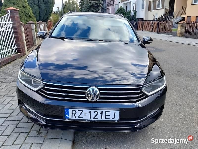 Czarny Używany 2017 VW Passat Kombi | 49 800 zł (Super Cena) - Obraz 1/4