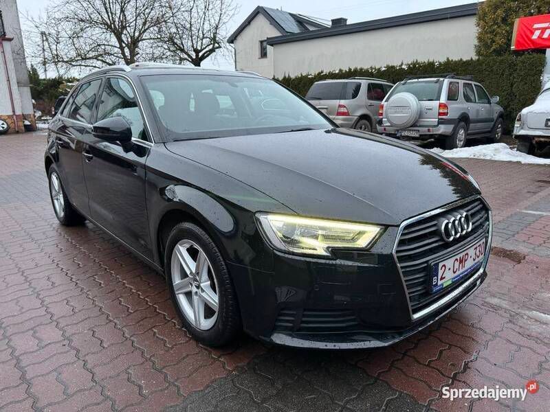 Używany Audi A3 Sportback 2019 Czarny Hatchback