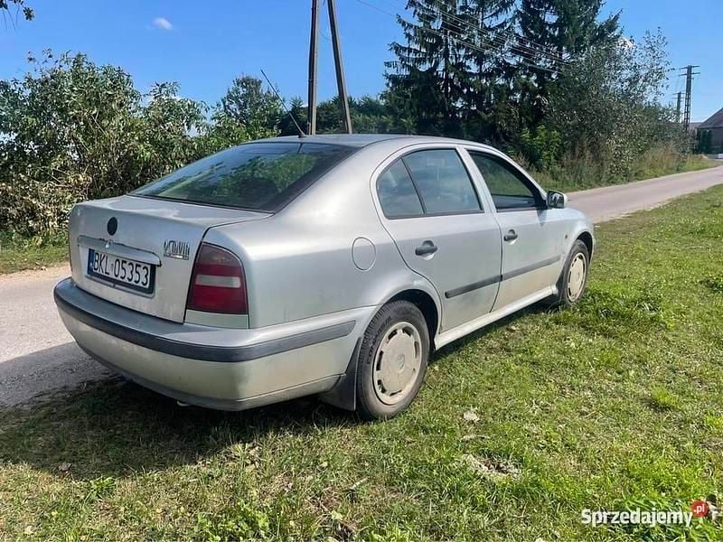 Srebrny Używany 1998 Skoda Octavia Hatchback | 1550 zł (Super Cena) - Obraz 1/4