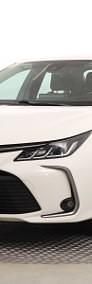 Używany Toyota Corolla 125 KM (91 kW) 2021 Biały Sedan/Limuzyna
