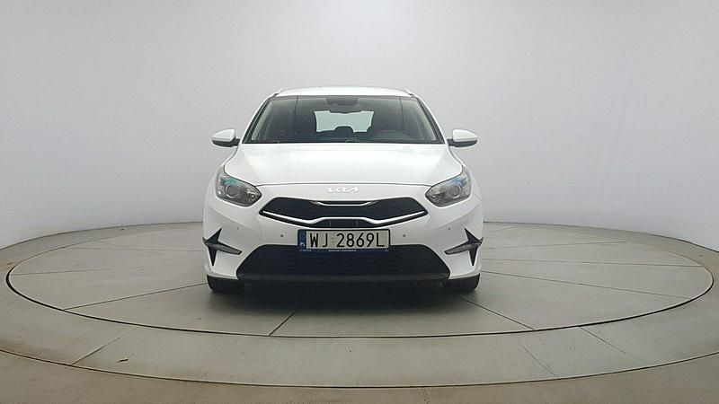 Używany Kia Ceed 160 KM (117 kW) 2022 Biały Hatchback