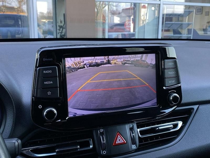 Używany Hyundai i30 160 KM (117 kW) 2022 Zielony ciemny (metalik) Sedan/Limuzyna