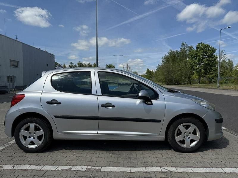Używany Peugeot 207 73 KM (53 kW) 2007 Srebrny Hatchback