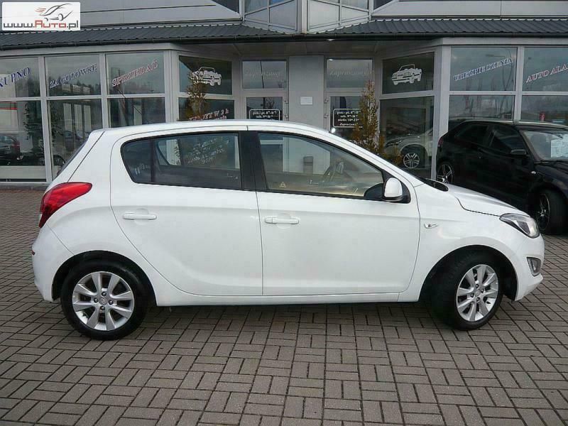Używany Hyundai i20 85 KM (62 kW) 2014 Biały Hatchback