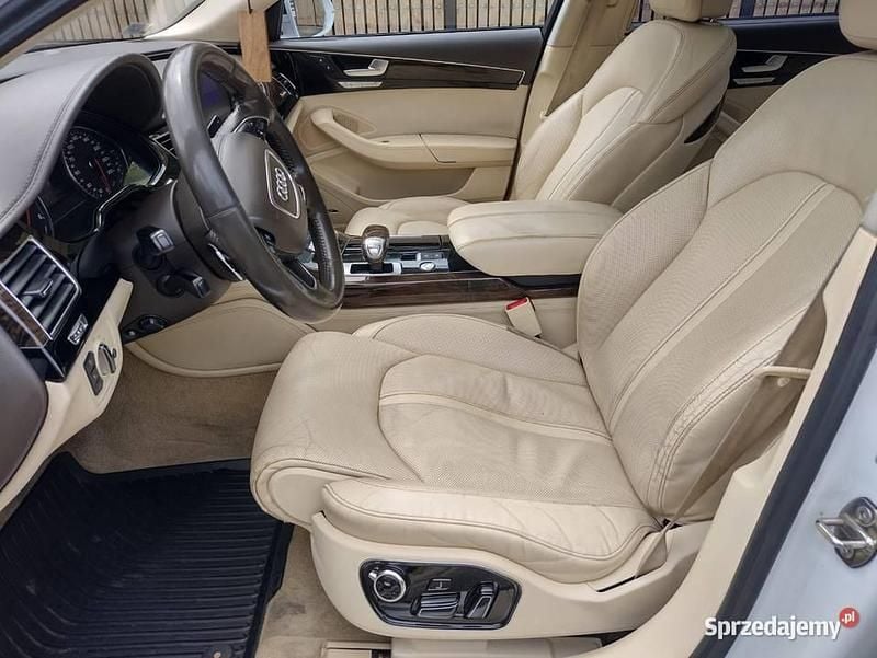 Używany 2011 Audi A8L Sedan/Limuzyna | 48 000 zł - Obraz 1/4