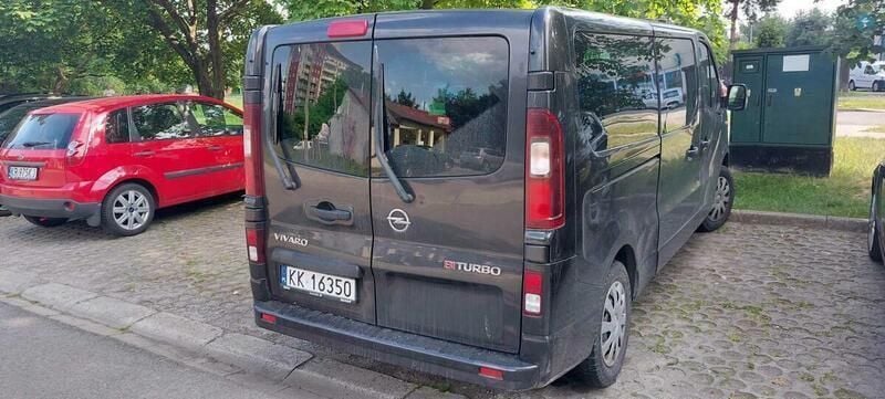 Używany Opel Vivaro 2018 Czarny Minivan