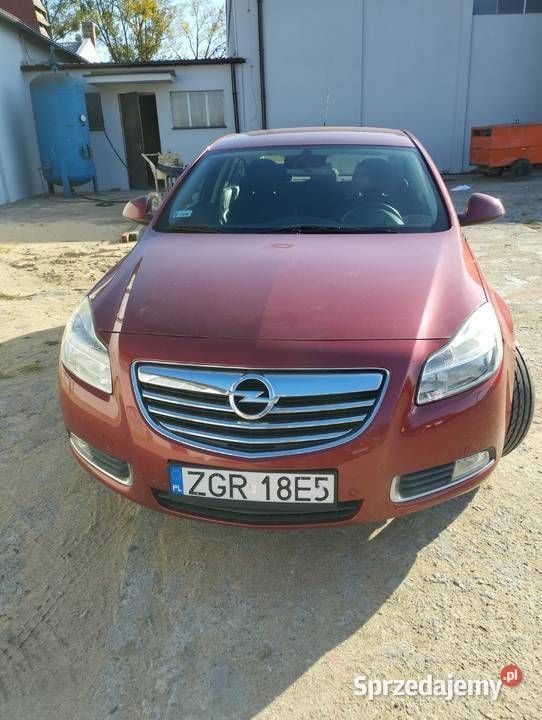 Używany Opel Insignia 2009 Czerwony Sedan/Limuzyna