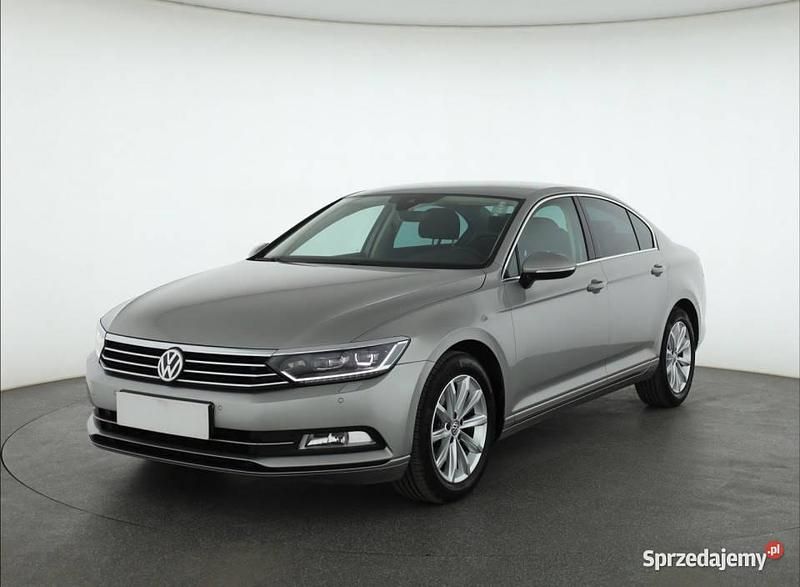 Używany VW Passat 2016 Szary Sedan/Limuzyna