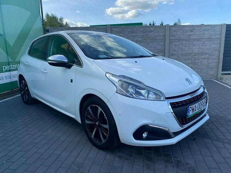 Używany Peugeot 208 82 KM (60 kW) 2019 Biały Hatchback