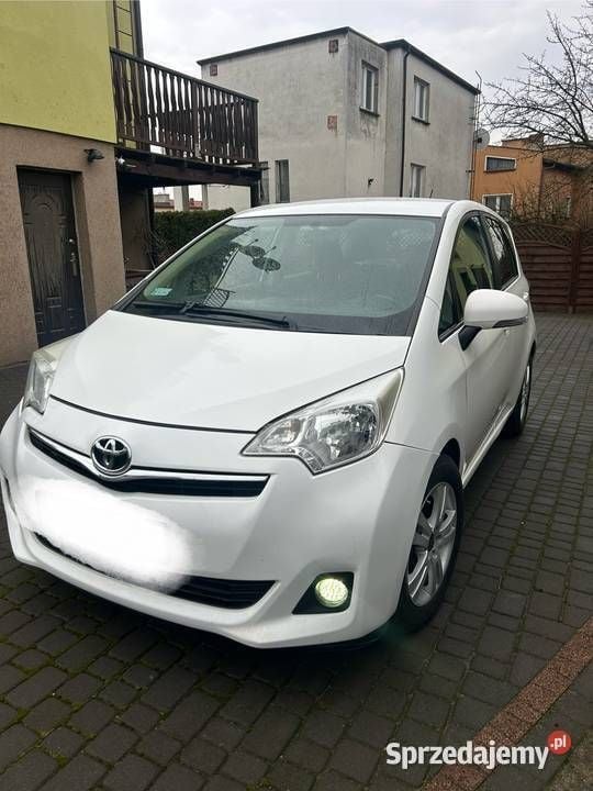 Używany Toyota Verso-S 2011 Minivan