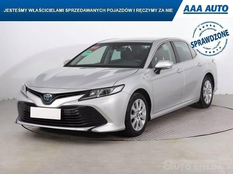 Używany Toyota Camry 2019 Szary Sedan/Limuzyna