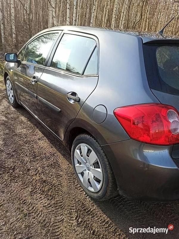Używany Toyota Auris 90 KM (66 kW) 2007 Grafitowy Hatchback