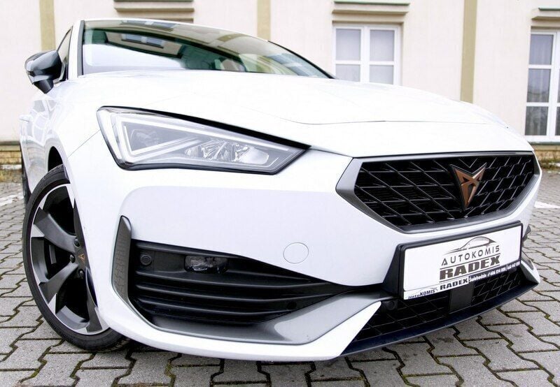 Używany Cupra Leon 150 KM (110 kW) 2023 Biały Hatchback
