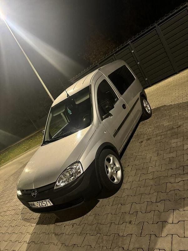 Srebrny Używany 2001 Opel Combo Minivan | 3900 zł - Obraz 1/4