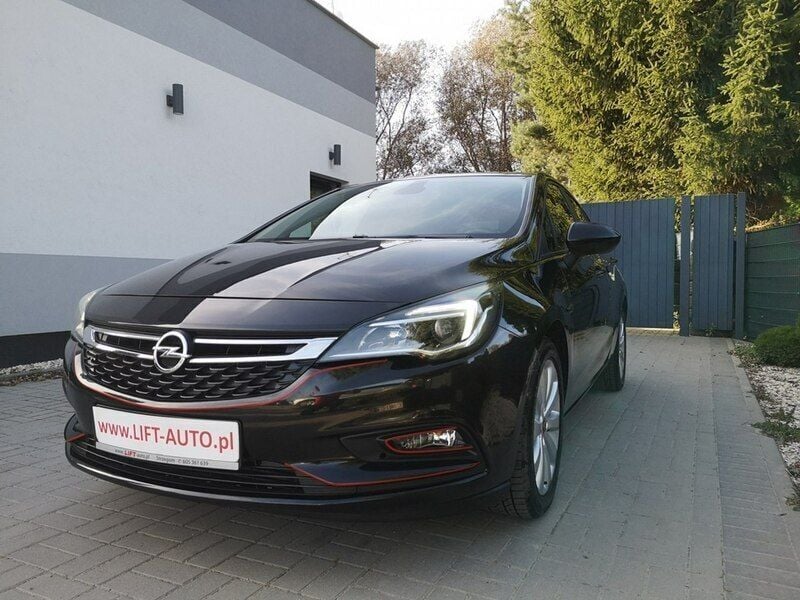 Czarny Używany 2016 Opel Astra Hatchback | 34 900 zł (Dość drogi) - Obraz 1/4