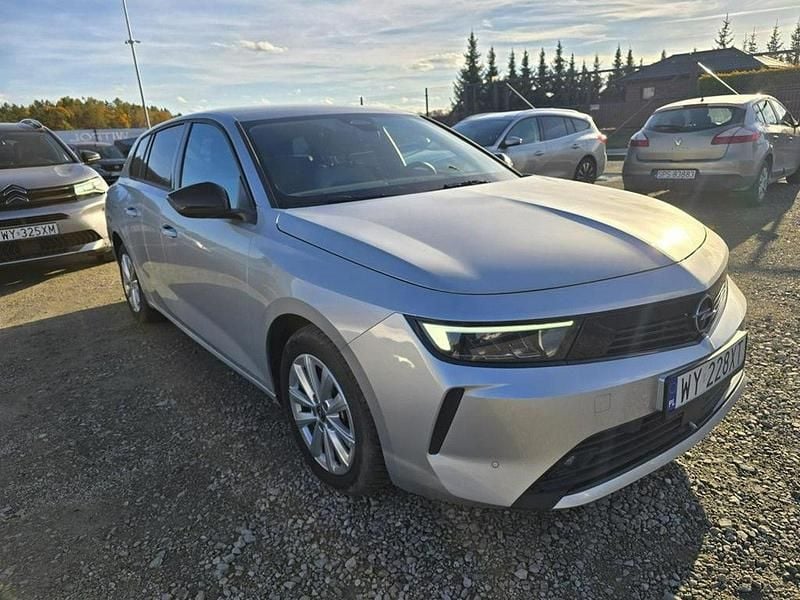 Srebrny Używany 2023 Opel Astra Kombi | 52 700 zł (Uczciwa cena) - Obraz 1/4