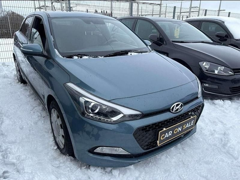 Używany Hyundai i20 86 KM (63 kW) 2016 Niebieski Hatchback