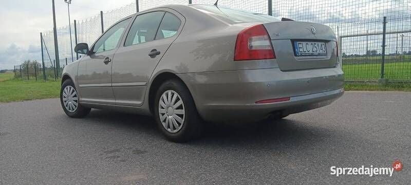 Używany Skoda Octavia 2009 Beżowy Sedan/Limuzyna