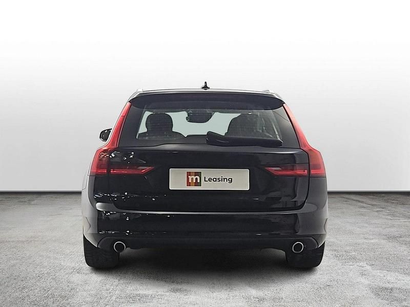 Używany Volvo V90 Momentum 190 KM (139 kW) 2020 Czarny Kombi
