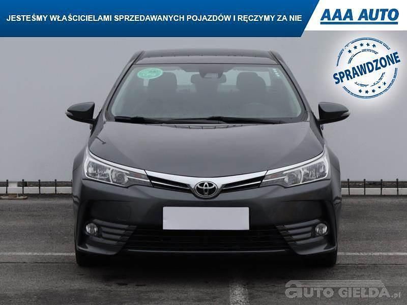 Używany Toyota Corolla 132 KM (97 kW) 2018 Szary