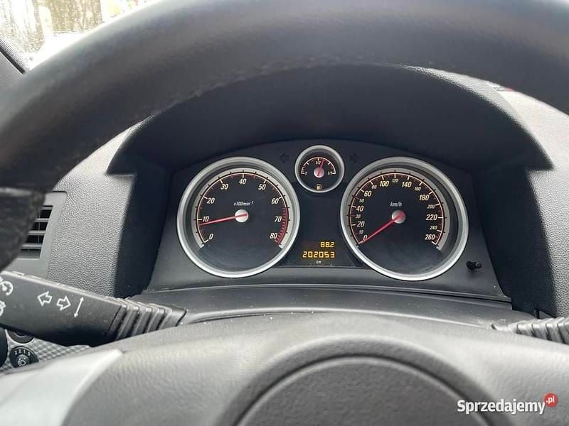 Używany Opel Astra GTC 2006 Srebrny Coupe