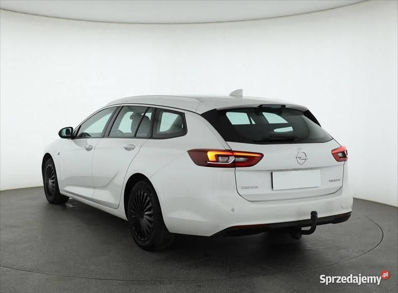 Używany Opel Insignia 136 KM (100 kW) 2018 Biały Kombi