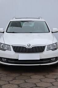 Używany Skoda Superb 170 KM (125 kW) 2014 Biały Kombi