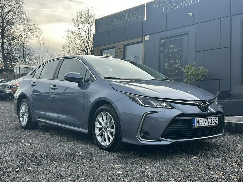 Używany Toyota Corolla 125 KM (91 kW) 2022 Szary (metalik) Sedan/Limuzyna