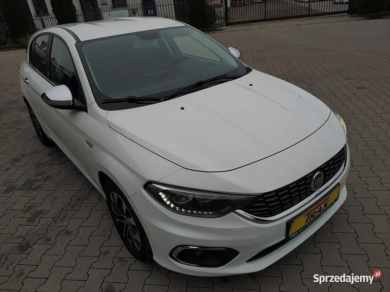 Biały Używany 2019 Fiat Tipo Mirror Kombi | 47 900 zł (Uczciwa cena) - Obraz 1/4