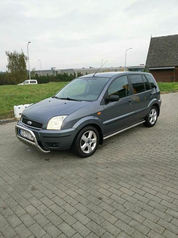 Inny kolor Używany 2005 Ford Fusion Hatchback | 8500 zł (Uczciwa cena) - Obraz 1/4