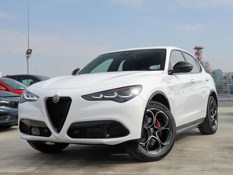 Lakier pastelowy biały alfa white Nowe 2025 Alfa Romeo Stelvio Veloce SUV | 250 580 zł - Obraz 1/4