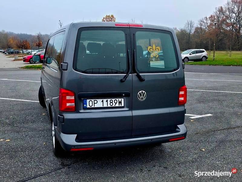 Używany VW Caravelle 2017 Szary Minivan