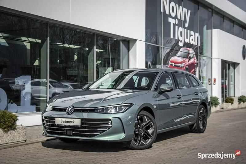 Używany VW Passat Elegance 2024 Zielony Kombi
