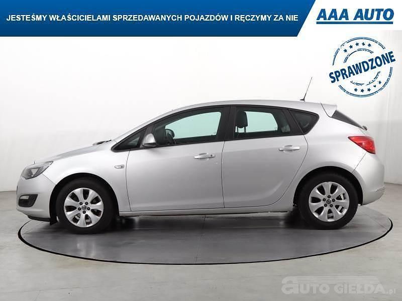 Używany Opel Astra 2013 Srebrny