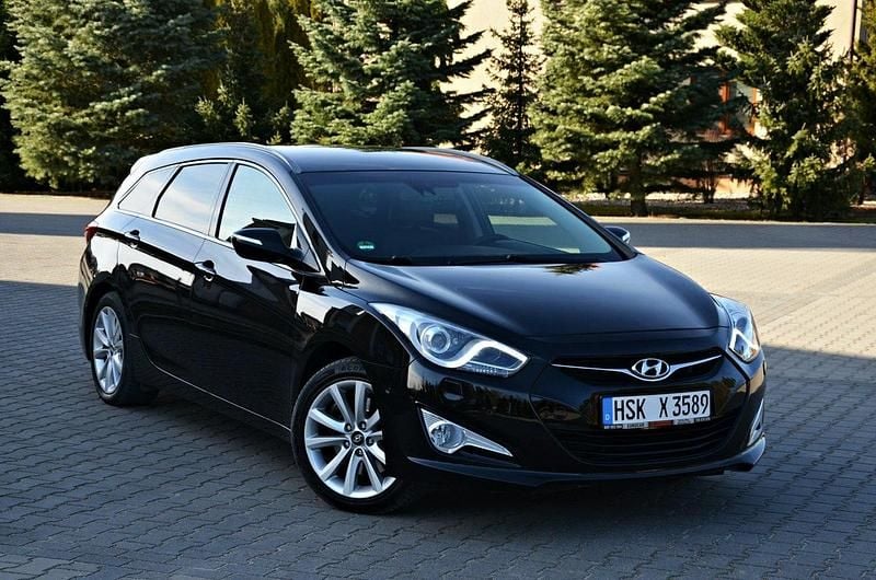 Używany Hyundai i40 177 KM (130 kW) 2012 Czarny Kombi