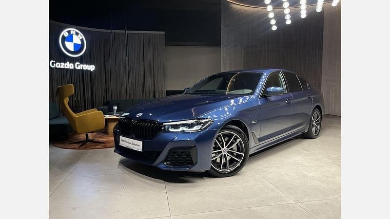 Niebieski phytonic metalizowany Używany 2022 BMW 530e Shadowline Sedan/Limuzyna | 169 900 zł (Dobra cena) - Obraz 1/3