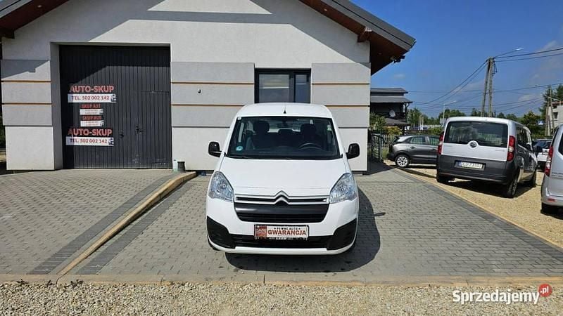 Biały Używany 2018 Citroën Berlingo Minivan | 36 224 zł (Dobra cena) - Obraz 1/4