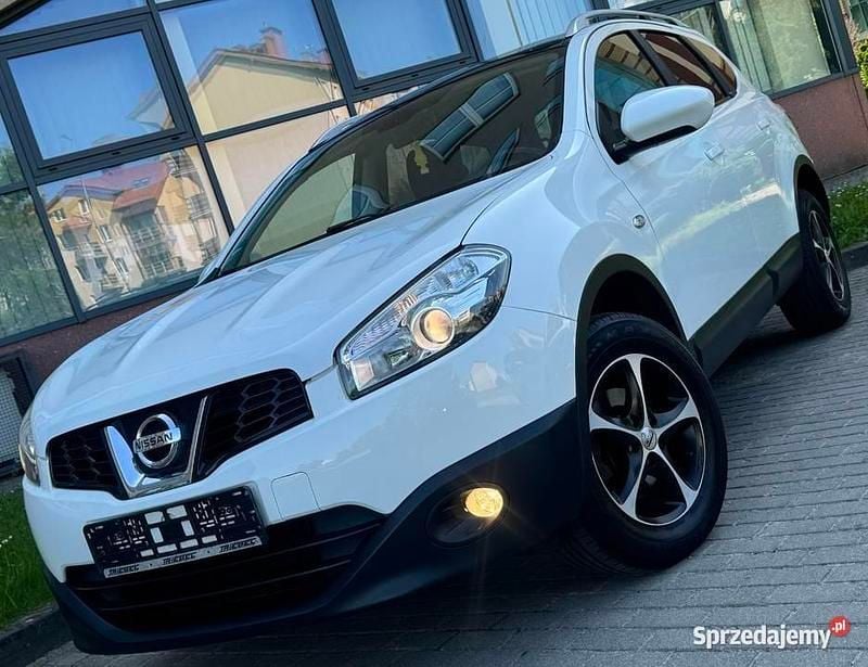 Biały Używany 2010 Nissan Qashqai +2 SUV | 31 900 zł (Uczciwa cena) - Obraz 1/4