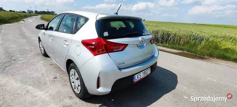 Srebrny Używany 2015 Toyota Auris Active Hatchback | 34 900 zł (Uczciwa cena) - Obraz 1/4