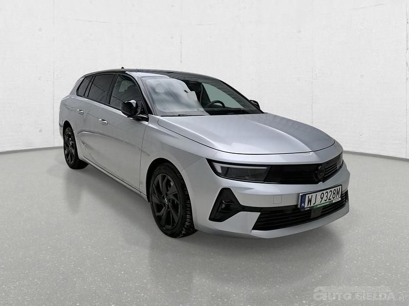 Srebrny Używany 2024 Opel Astra Kombi | 80 073 zł - Obraz 1/4